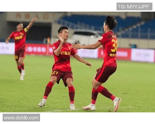 重庆网球队以76分领跑全国锦标赛积分榜展现强劲实力